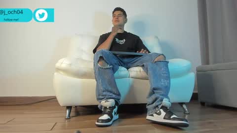 Snapshot of _juanes__ chatting on February 3, 2025, 10:54 pm _juanes__ online show from February 3, 2025, 10:54 pm