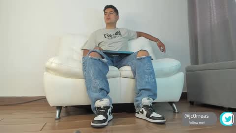 Snapshot of _juanes__ chatting on February 7, 2025, 3:19 pm _juanes__ online show from February 7, 2025, 3:19 pm