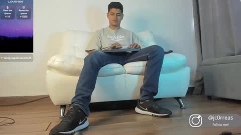 Snapshot of _juanes__ chatting on February 17, 2025, 8:47 pm _juanes__ online show from February 17, 2025, 8:47 pm