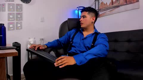 Snapshot of _juanes__ chatting on October 24, 2025, 9:11 pm _juanes__ online show from October 24, 2025, 9:11 pm