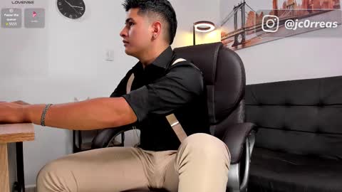 Snapshot of _juanes__ chatting on November 1, 2025, 10:12 pm _juanes__ online show from November 1, 2025, 10:12 pm