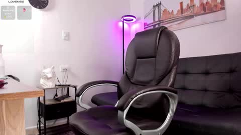 Snapshot of _juanes__ chatting on November 10, 2025, 11:37 pm _juanes__ online show from November 10, 2025, 11:37 pm