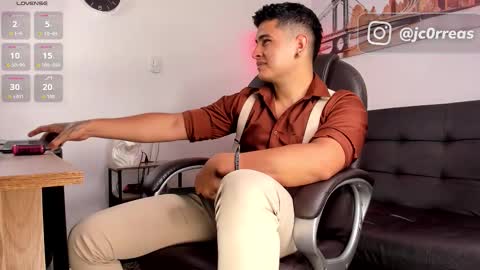 Snapshot of _juanes__ chatting on November 11, 2025, 10:32 pm _juanes__ online show from November 11, 2025, 10:32 pm