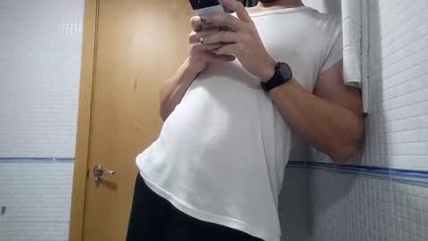 Jonnhy online show from November 26, 2025, 6:31 pm