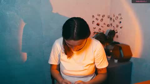 Jolia online show from November 27, 2025, 5:42 am