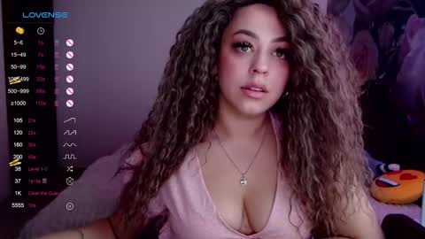 Snapshot of _just_a_queen_3 chatting on December 8, 2024, 10:52 am _just_a_queen_3 online show from December 8, 2024, 10:52 am