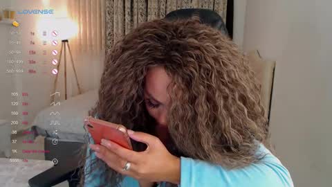 Snapshot of _just_a_queen_3 chatting on September 26, 2025, 4:44 pm _just_a_queen_3 online show from September 26, 2025, 4:44 pm