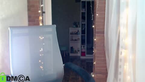 Snapshot of _karolina chatting on January 12, 2025, 6:27 pm karolina online show from January 12, 2025, 6:27 pm