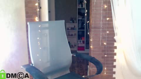 Snapshot of _karolina chatting on January 13, 2025, 10:03 pm karolina online show from January 13, 2025, 10:03 pm