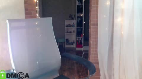 Snapshot of _karolina chatting on February 6, 2025, 6:35 pm karolina online show from February 6, 2025, 6:35 pm