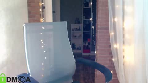 Snapshot of _karolina chatting on March 10, 2025, 3:41 pm karolina online show from March 10, 2025, 3:41 pm