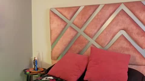 kelly online show from November 19, 2025, 1:22 pm