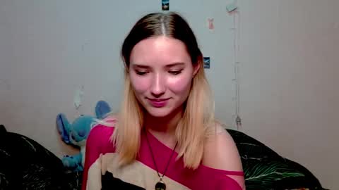 _kikiclark_ online show from October 11, 2025, 7:56 pm