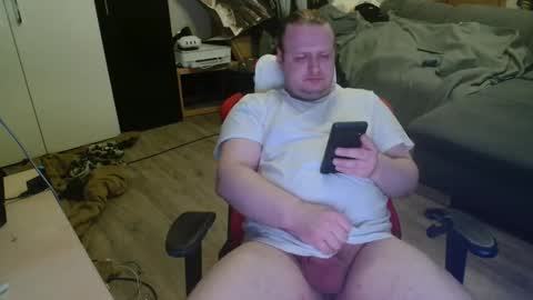 _kitsu_ online show from November 1, 2025, 5:53 am