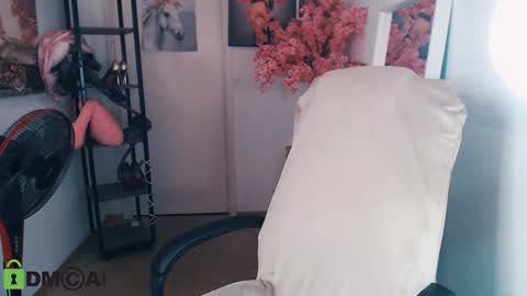 Snapshot of _kittyboo chatting on December 6, 2024, 12:05 pm Aleksa online show from December 6, 2024, 12:05 pm