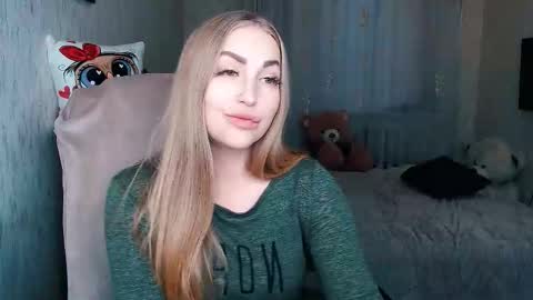 Snapshot of _kittyboo chatting on November 29, 2025, 7:55 am Aleksa online show from November 29, 2025, 7:55 am