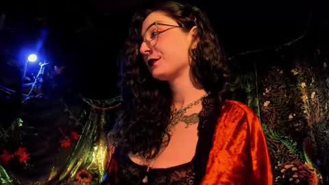 Lady Luna online show from December 16, 2025, 12:15 am