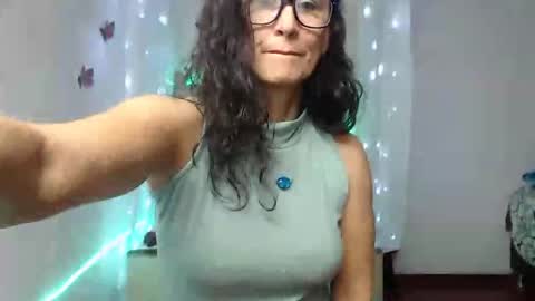 Snapshot of _laflaka2024 chatting on November 5, 2025, 4:45 am SANDRA online show from November 5, 2025, 4:45 am