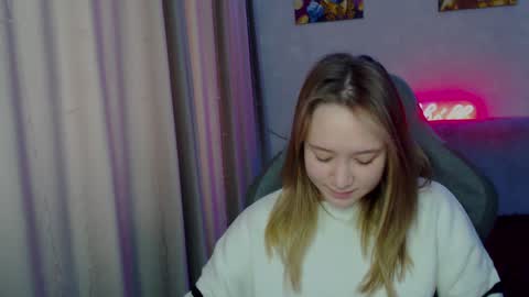 _lalune_ online show from January 15, 2025, 6:54 am