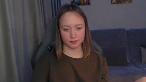 _lalune_ online show from March 9, 2025, 2:07 am