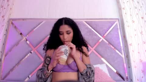 Lanna  online show from January 22, 2025, 7:45 pm