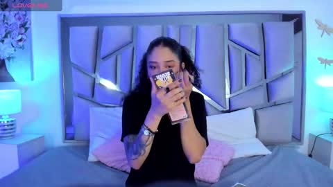 Lanna  online show from February 6, 2025, 11:32 am