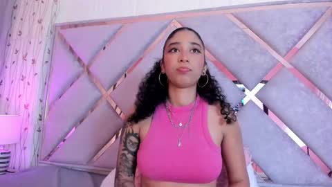 Lanna  online show from February 10, 2025, 3:35 am