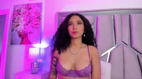 Lanna  online show from February 17, 2025, 6:04 pm