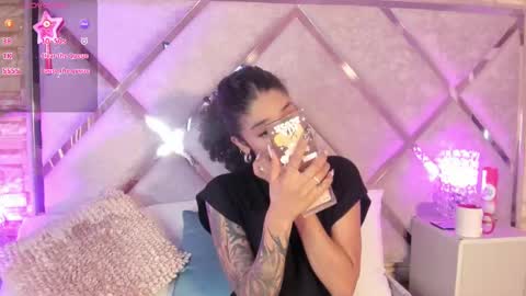 Lanna  online show from September 24, 2025, 3:54 am