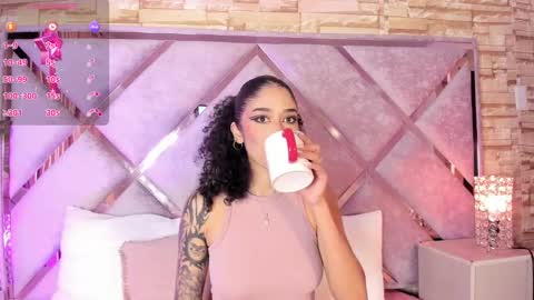 Lanna  online show from November 24, 2025, 11:21 am