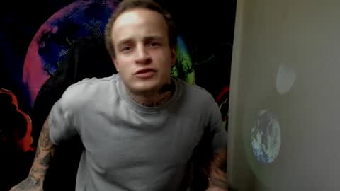 Snapshot of _layne chatting on December 11, 2024, 8:28 pm Layne online show from December 11, 2024, 8:28 pm