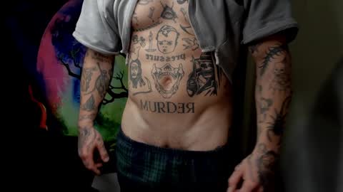 Snapshot of _layne chatting on December 12, 2024, 6:25 am Layne online show from December 12, 2024, 6:25 am