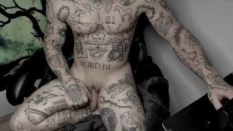 Snapshot of _layne chatting on December 12, 2024, 5:15 pm Layne online show from December 12, 2024, 5:15 pm