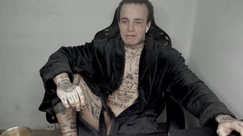 Snapshot of _layne chatting on December 13, 2024, 1:55 pm Layne online show from December 13, 2024, 1:55 pm