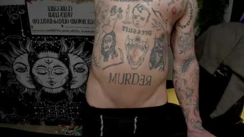 Snapshot of _layne chatting on February 20, 2025, 6:28 am Layne online show from February 20, 2025, 6:28 am