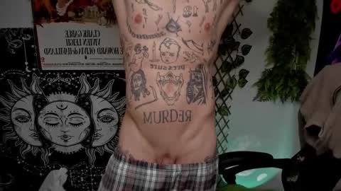 Snapshot of _layne chatting on February 24, 2025, 12:05 pm Layne online show from February 24, 2025, 12:05 pm