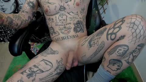 Snapshot of _layne chatting on March 3, 2025, 9:59 pm Layne online show from March 3, 2025, 9:59 pm