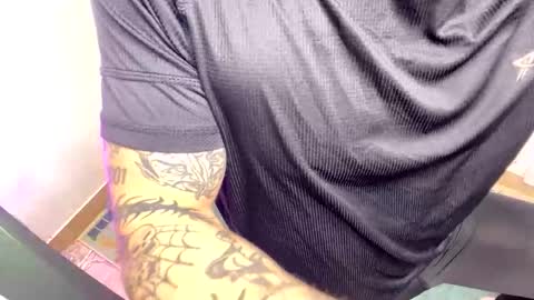 Snapshot of _layne chatting on November 5, 2025, 9:31 am Layne online show from November 5, 2025, 9:31 am