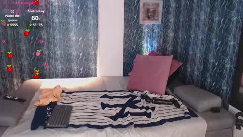 Snapshot of _lilithrose chatting on September 19, 2025, 8:42 pm Ask me online show from September 19, 2025, 8:42 pm