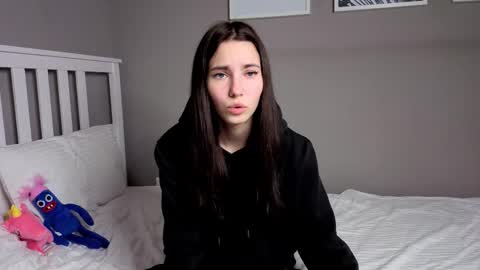 Emma online show from November 28, 2025, 6:32 pm