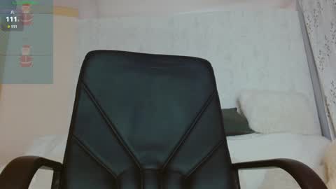 Snapshot of _little_misss chatting on January 4, 2025, 11:33 am Mila  online show from January 4, 2025, 11:33 am