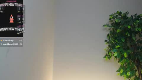 Snapshot of _little_misss chatting on January 21, 2025, 7:37 am Mila  online show from January 21, 2025, 7:37 am