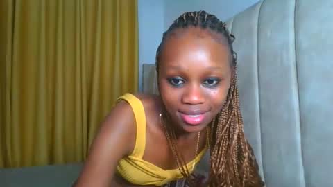 Littlevenus online show from September 14, 2025, 3:05 am