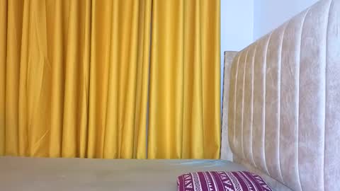 Littlevenus online show from November 30, 2025, 11:31 pm