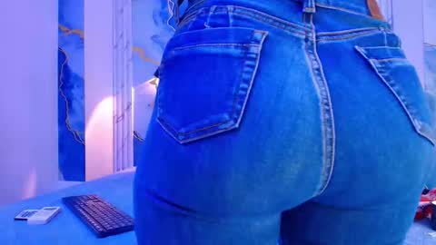 Snapshot of _lorrayne_ chatting on October 31, 2025, 12:06 pm Lorrayne online show from October 31, 2025, 12:06 pm