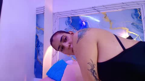 Snapshot of _lorrayne_ chatting on November 5, 2025, 12:05 pm Lorrayne online show from November 5, 2025, 12:05 pm