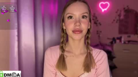 Snapshot of _love_me_again chatting on October 20, 2025, 8:42 pm Katie online show from October 20, 2025, 8:42 pm