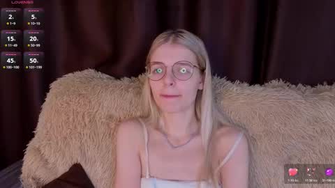 Monica online show from October 27, 2025, 6:45 pm