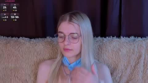 Monica online show from November 24, 2025, 7:13 pm