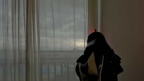 Snapshot of _lunaa__ chatting on February 22, 2025, 10:42 pm _lunaa__ online show from February 22, 2025, 10:42 pm